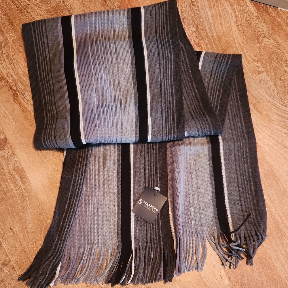 Stafford Men's Black and Gray Striped Scarf